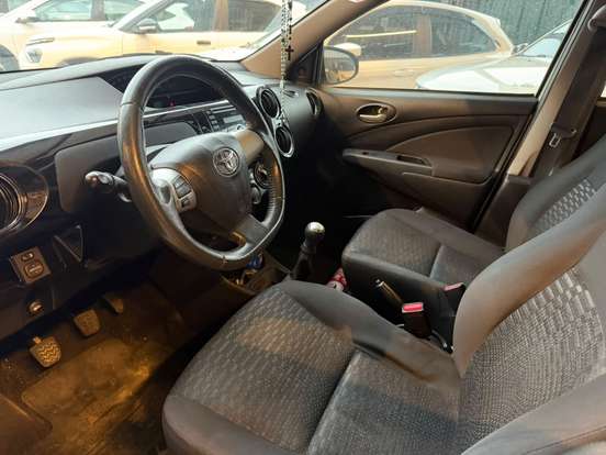 TOYOTA-ETIOS-2014