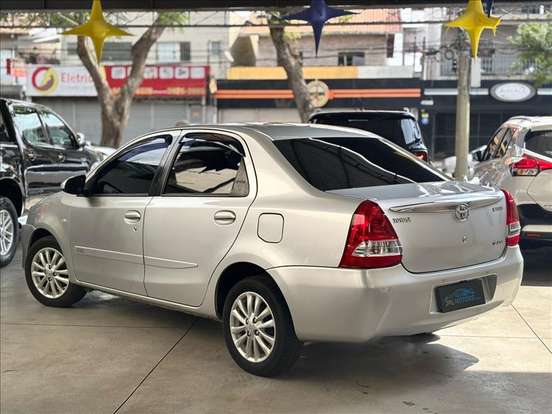 TOYOTA-ETIOS-1.5 XLS SEDAN 16V FLEX 4P MANUAL TOYOTA-ETIOS-2014