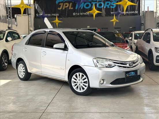 TOYOTA-ETIOS-1.5 XLS SEDAN 16V FLEX 4P MANUAL TOYOTA-ETIOS-2014