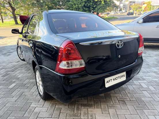 TOYOTA-ETIOS-1.5 XLS SEDAN 16V FLEX 4P MANUAL TOYOTA-ETIOS-2013