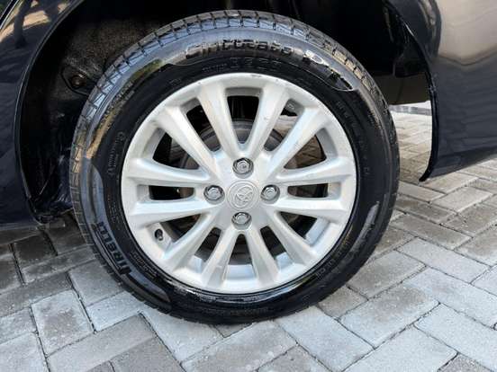 TOYOTA-ETIOS-1.5 XLS SEDAN 16V FLEX 4P MANUAL TOYOTA-ETIOS-2013