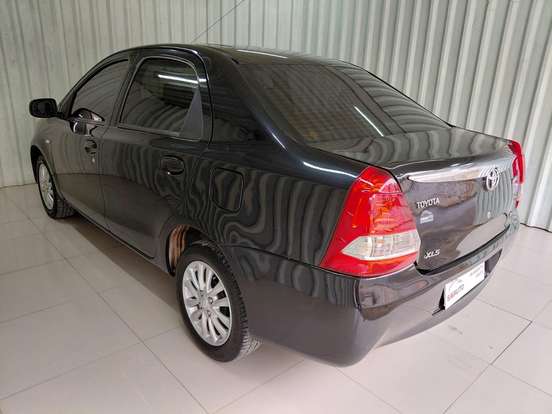 TOYOTA-ETIOS-1.5 XLS SEDAN 16V FLEX 4P MANUAL TOYOTA-ETIOS-2013