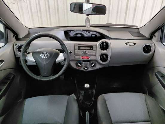 TOYOTA-ETIOS-2013