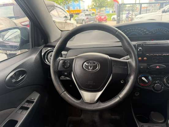 TOYOTA-ETIOS-2014
