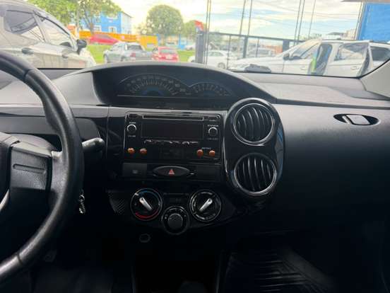 TOYOTA-ETIOS-1.5 XLS SEDAN 16V FLEX 4P MANUAL TOYOTA-ETIOS-2014