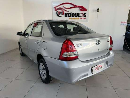 TOYOTA-ETIOS-2017