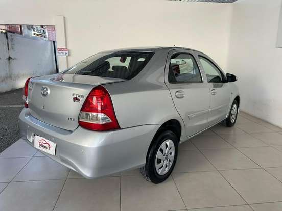 TOYOTA-ETIOS-2017