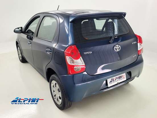 TOYOTA-ETIOS-2016