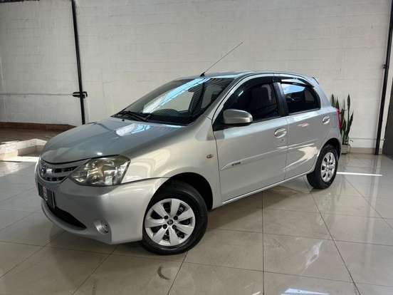 TOYOTA-ETIOS-1.5 XS 16V FLEX 4P MANUAL TOYOTA-ETIOS-2014