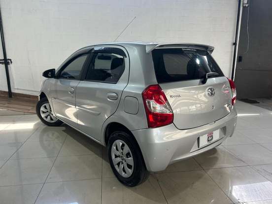 TOYOTA-ETIOS-2014