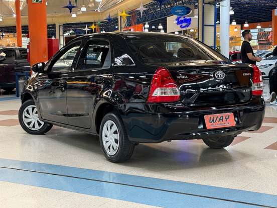 TOYOTA-ETIOS-2016