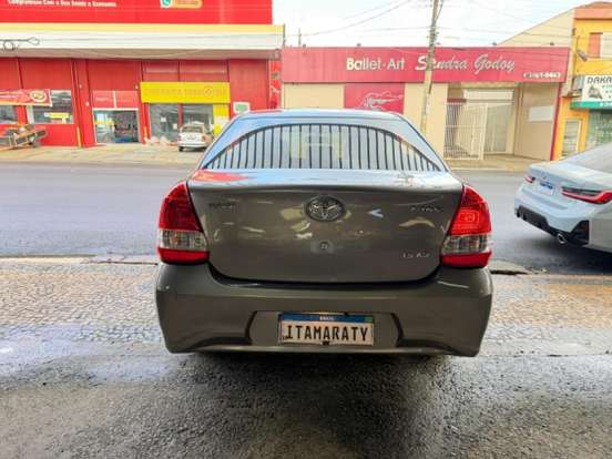 TOYOTA-ETIOS-2017