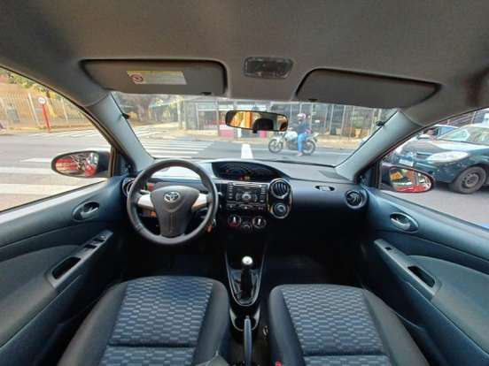 TOYOTA-ETIOS-2013