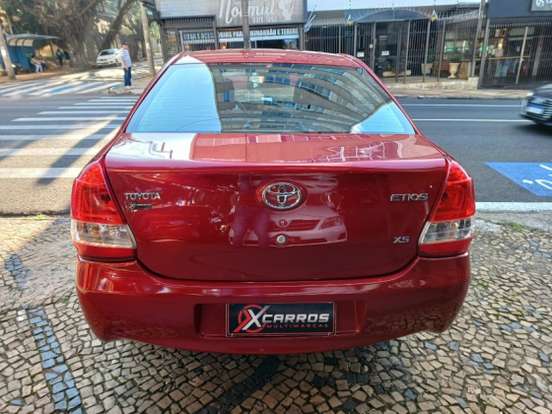 TOYOTA-ETIOS-1.5 XS SEDAN 16V FLEX 4P MANUAL TOYOTA-ETIOS-2013