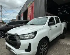 TOYOTA HILUX 2.8 D-4D TURBO DIESEL CD POWER PACK 4X4 MANUAL TOYOTA HILUX 2.8 D-4D TURBO DIESEL CD POWER PACK 4X4 MANUAL