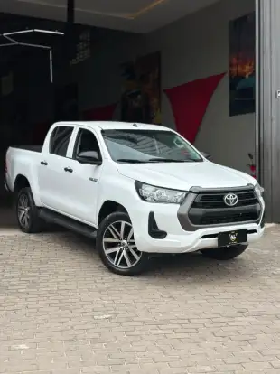 TOYOTA-HILUX-2022