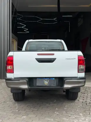 TOYOTA-HILUX-2022