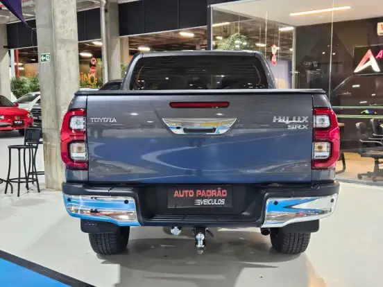 TOYOTA-HILUX-2025