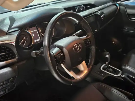 TOYOTA-HILUX-2.8 D-4D TURBO DIESEL CD SRV 4X4 AUTOMÁTICO TOYOTA-HILUX-2025