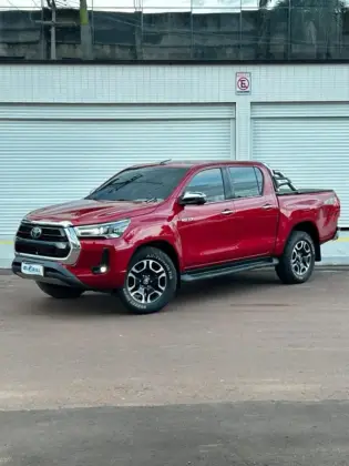 TOYOTA HILUX 2.8 D-4D TURBO DIESEL CD SRX 4X4 AUTOMÁTICO