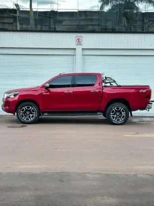 TOYOTA-HILUX-2021