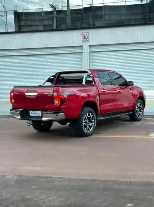 TOYOTA-HILUX-2.8 D-4D TURBO DIESEL CD SRX 4X4 AUTOMÁTICO TOYOTA-HILUX-2021
