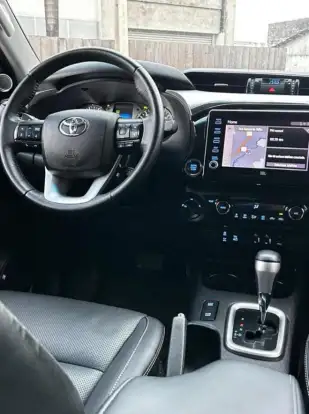 TOYOTA-HILUX-2.8 D-4D TURBO DIESEL CD SRX 4X4 AUTOMÁTICO TOYOTA-HILUX-2021