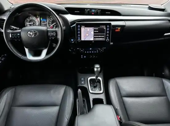 TOYOTA-HILUX-2.8 D-4D TURBO DIESEL CD SRX 4X4 AUTOMÁTICO TOYOTA-HILUX-2021