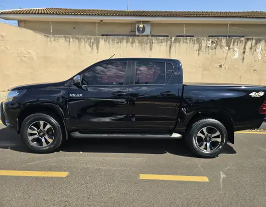 TOYOTA-HILUX-2018