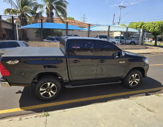 TOYOTA-HILUX-2018
