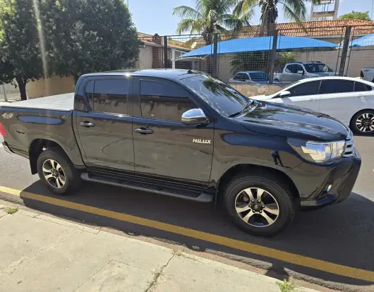 TOYOTA-HILUX-2018