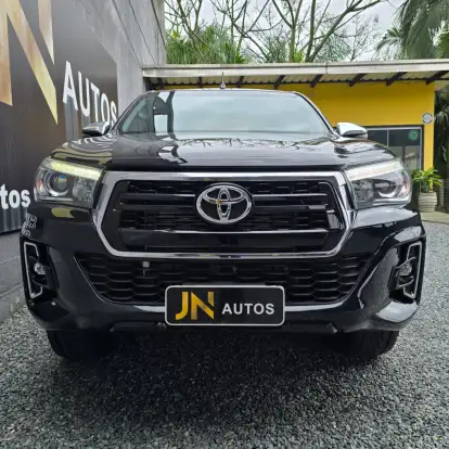 TOYOTA-HILUX-2020