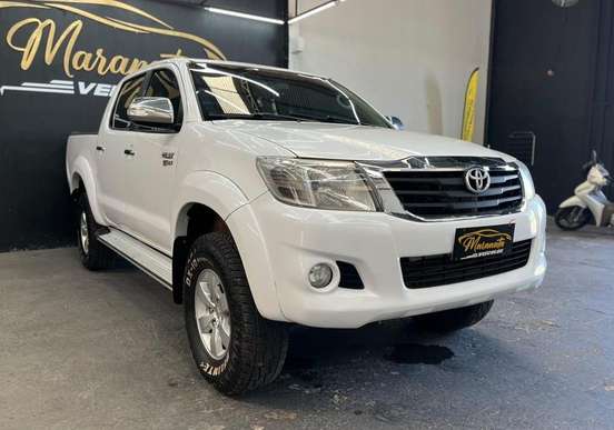 TOYOTA-HILUX-2015