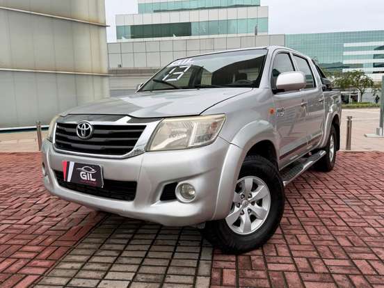 TOYOTA-HILUX-2.7 SR 4X2 CD 16V FLEX 4P AUTOMÁTICO TOYOTA-HILUX-2013