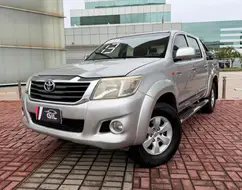 TOYOTA HILUX 2.7 SR 4X2 CD 16V FLEX 4P AUTOMÁTICO TOYOTA HILUX 2.7 SR 4X2 CD 16V FLEX 4P AUTOMÁTICO
