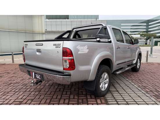 TOYOTA-HILUX-2.7 SR 4X2 CD 16V FLEX 4P AUTOMÁTICO TOYOTA-HILUX-2013