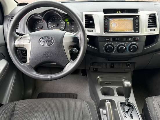 TOYOTA-HILUX-2.7 SR 4X2 CD 16V FLEX 4P AUTOMÁTICO TOYOTA-HILUX-2013