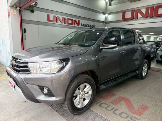 TOYOTA-HILUX-2.7 SRV 4X4 CD 16V FLEX 4P AUTOMÁTICO TOYOTA-HILUX-2017