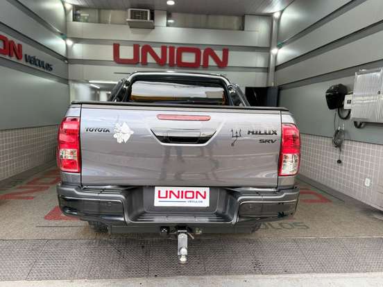 TOYOTA-HILUX-2017