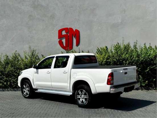 TOYOTA-HILUX-2.7 SRV 4X4 CD 16V FLEX 4P AUTOMÁTICO TOYOTA-HILUX-2014