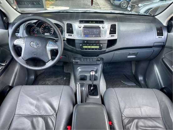 TOYOTA-HILUX-2.7 SRV 4X4 CD 16V FLEX 4P AUTOMÁTICO TOYOTA-HILUX-2014