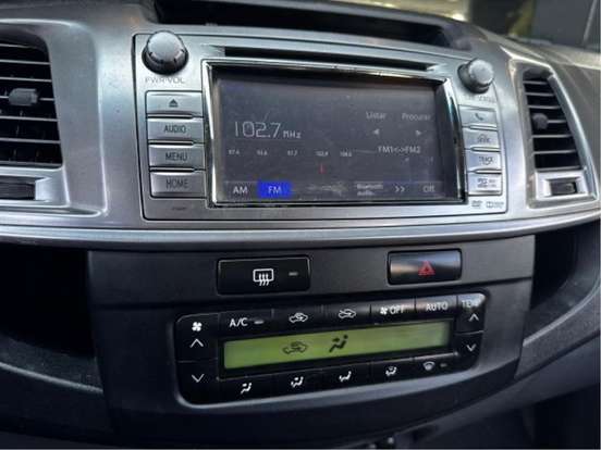 TOYOTA-HILUX-2.7 SRV 4X4 CD 16V FLEX 4P AUTOMÁTICO TOYOTA-HILUX-2014