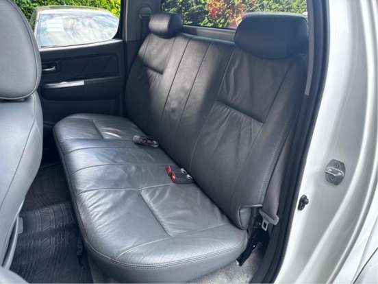 TOYOTA-HILUX-2.7 SRV 4X4 CD 16V FLEX 4P AUTOMÁTICO TOYOTA-HILUX-2014