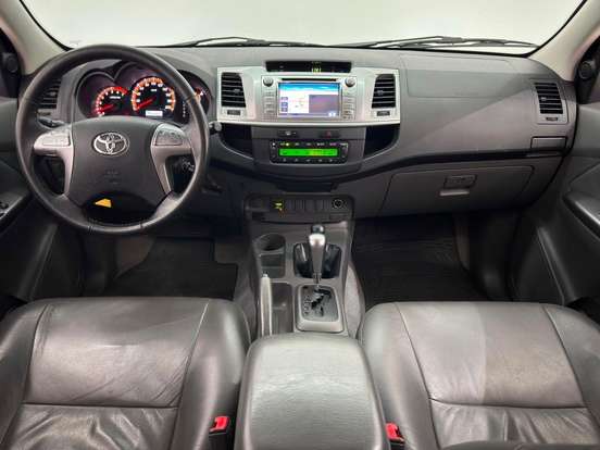 TOYOTA-HILUX-2.7 SRV 4X4 CD 16V FLEX 4P AUTOMÁTICO TOYOTA-HILUX-2013