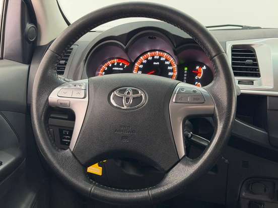 TOYOTA-HILUX-2.7 SRV 4X4 CD 16V FLEX 4P AUTOMÁTICO TOYOTA-HILUX-2013