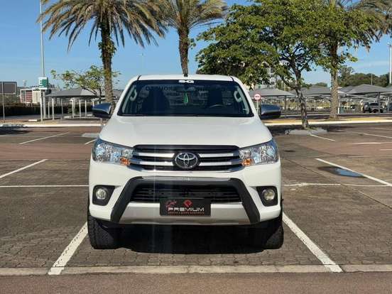TOYOTA-HILUX-2.8 D-4D TURBO DIESEL CD CONQUEST 4X4 AUTOMÁTICO TOYOTA-HILUX-2023