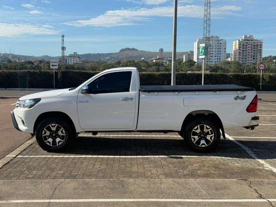 TOYOTA-HILUX-2.8 D-4D TURBO DIESEL CD CONQUEST 4X4 AUTOMÁTICO TOYOTA-HILUX-2023
