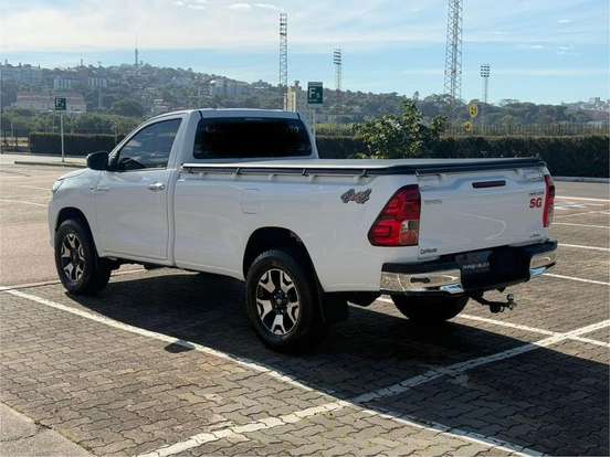 TOYOTA-HILUX-2.8 D-4D TURBO DIESEL CD CONQUEST 4X4 AUTOMÁTICO TOYOTA-HILUX-2023