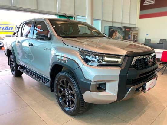 TOYOTA-HILUX-2.8 D-4D TURBO DIESEL CD CONQUEST 4X4 AUTOMÁTICO TOYOTA-HILUX-2023