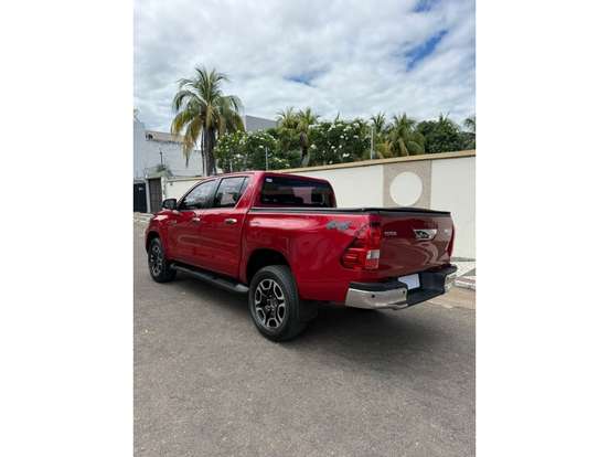 TOYOTA-HILUX-2.8 D-4D TURBO DIESEL CD GR-S 4X4 AUTOMÁTICO TOYOTA-HILUX-2023